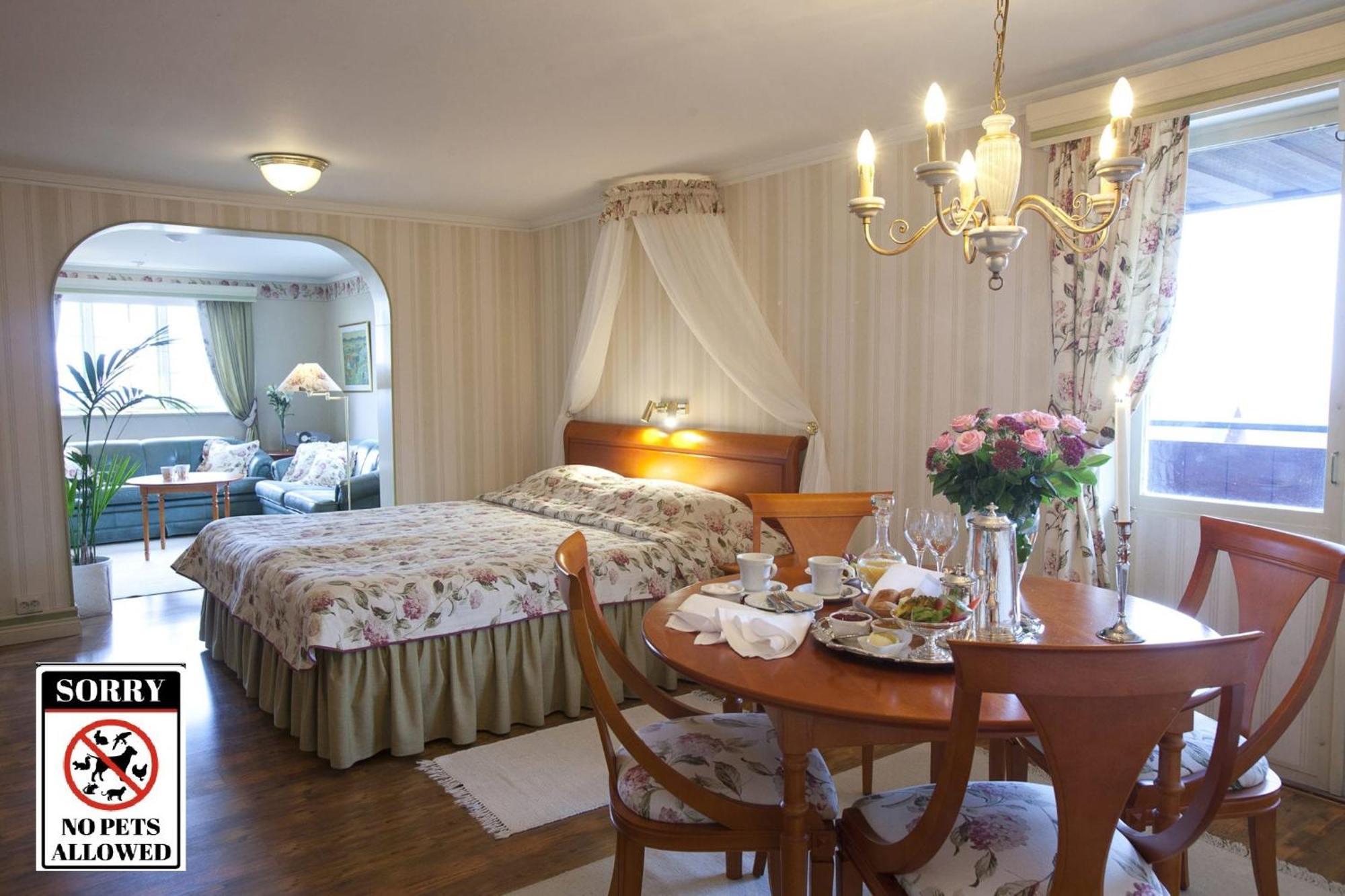 Taellbergsgardens Hotell Dış mekan fotoğraf